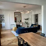 Spacious 150Sqm Luxury Apartment In Paris Center
