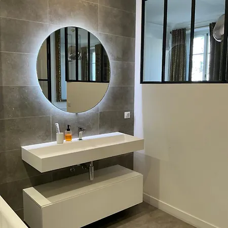Spacious 150sqm Luxury In Center Appartamento