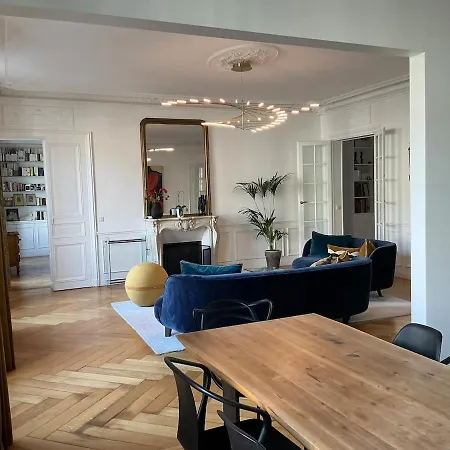 Spacious 150sqm Luxury In Center *