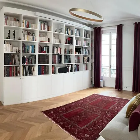 Spacious 150sqm Luxury In Center Appartamento