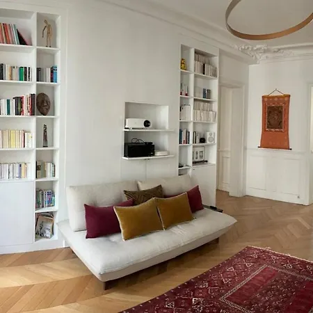 Spacious 150sqm Luxury In Center Parigi