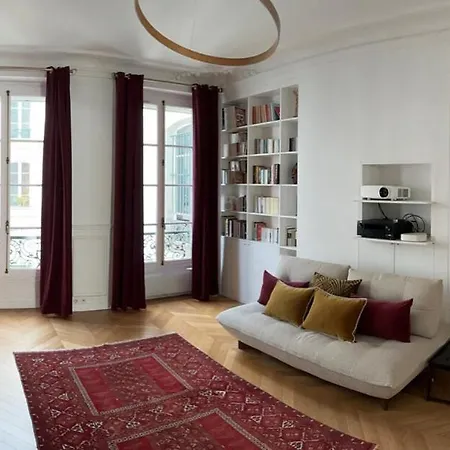 Spacious 150sqm Luxury In Center Parigi