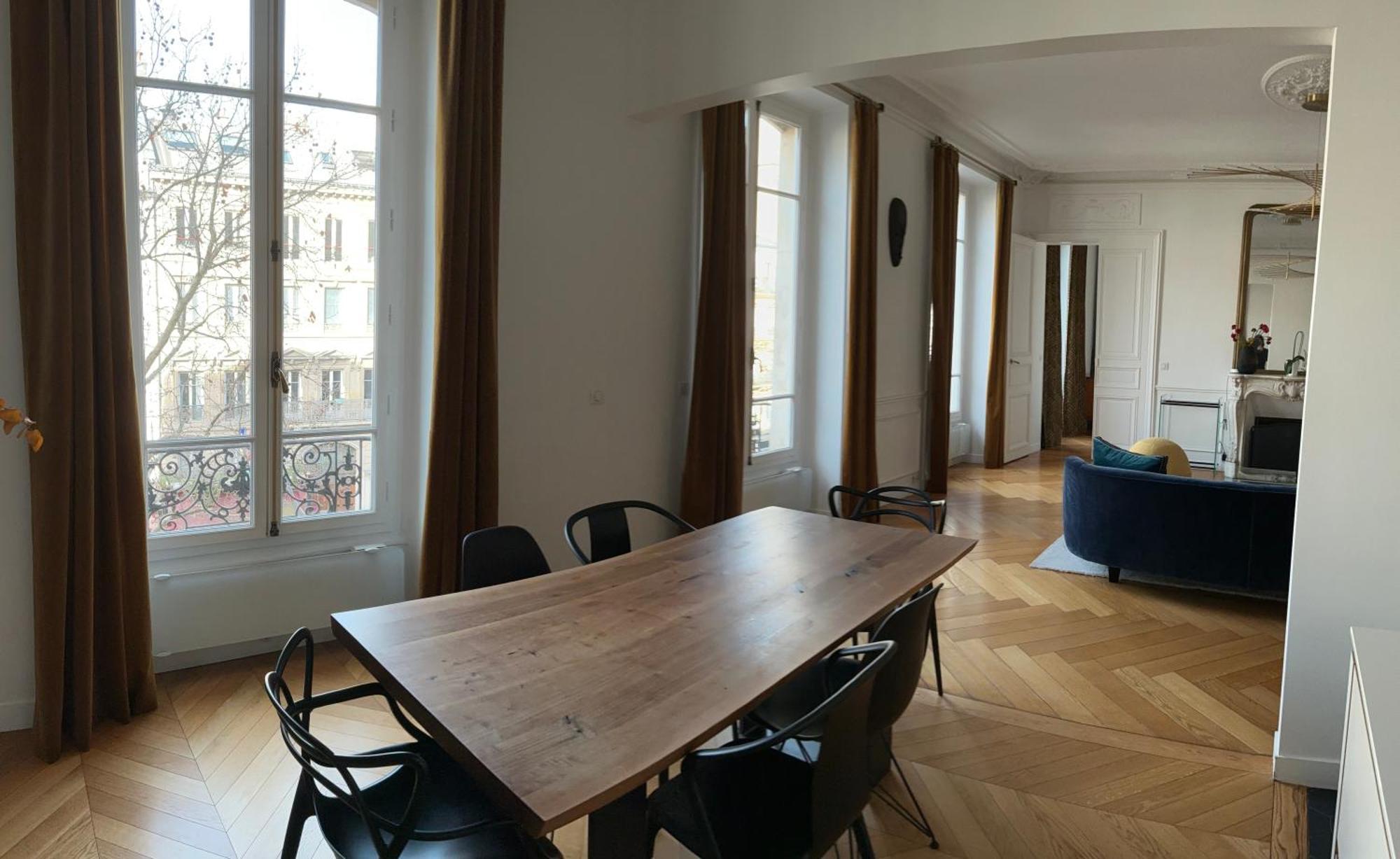 Apartment Spacious 150sqm Luxury In Center